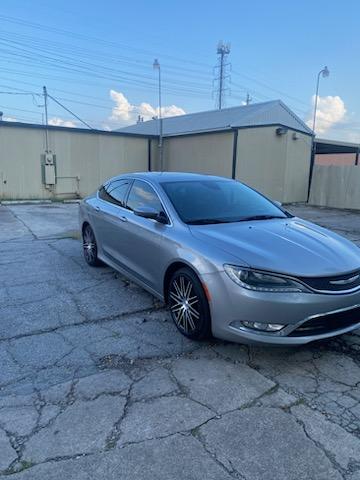 Chrysler 200